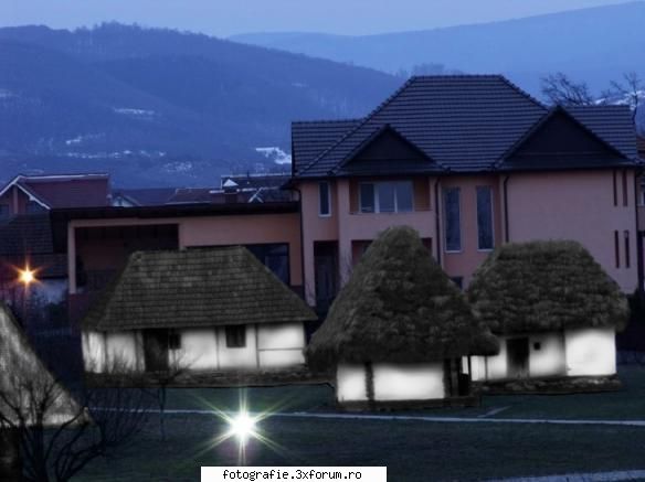 contrast cadru din muzeul aer liber din negresti oas. truc sensul aceste casute vechi acele case noi
